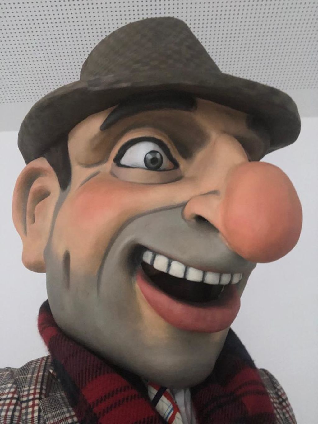L'HOMME AUX NAUSES